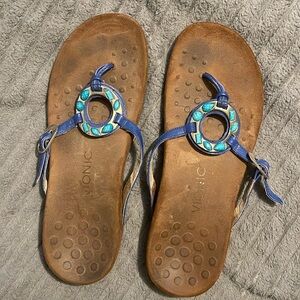 Ladies Vionic sandles